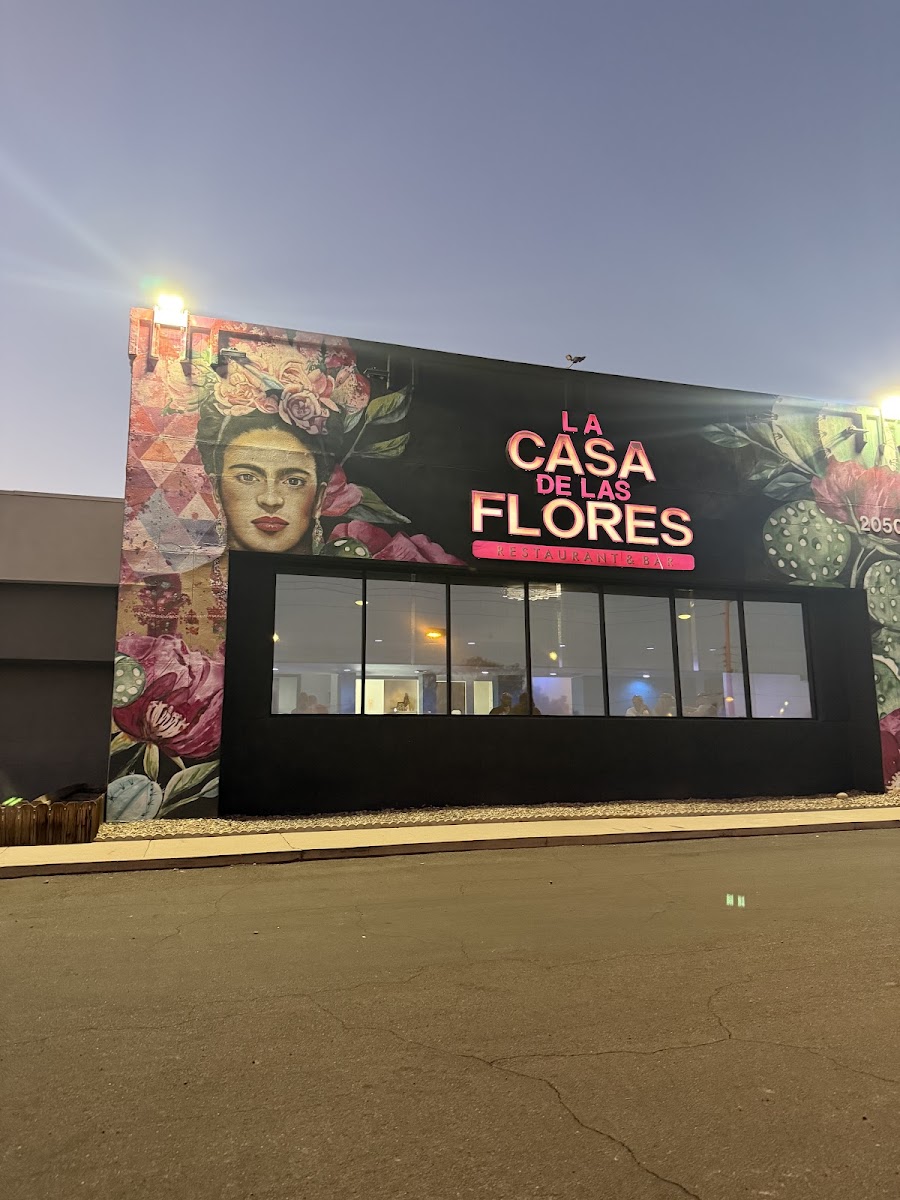 La Casa De Las Flores Restaurant And Bar